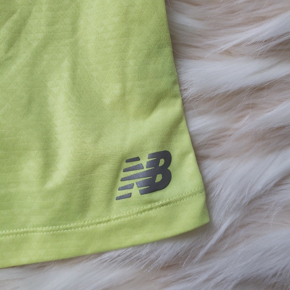 New Balance workout top - Picture 2 of 4